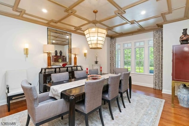 10 Westminster Pl, Morris Twp, NJ 07960 - dining room featuring wood finished floors, ornamental molding, and recessed lighting