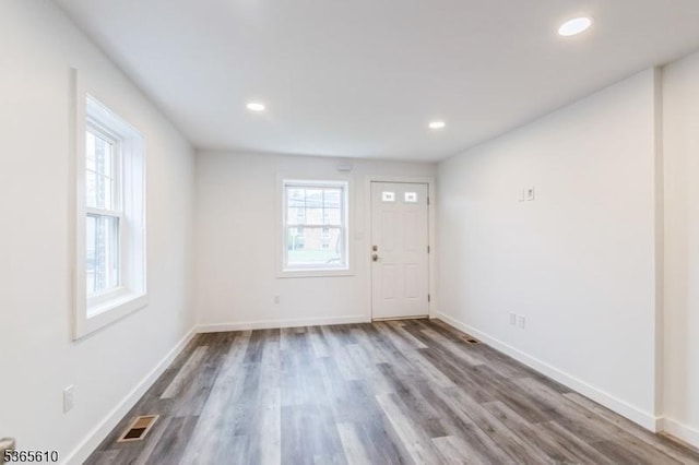 1489 Morris Ave, Union Twp, NJ 07083 - foyer entrance with wood finished floors and recessed lighting