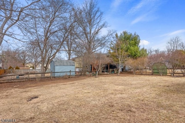 9 Village Ct, Flemington Boro, NJ 08822 - view of yard with a detached garage
