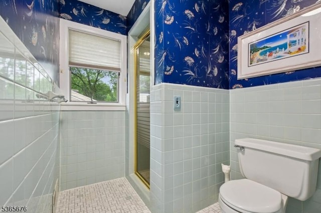 1503 Woodacres Dr, Mountainside Boro, NJ 07092 - full bath with wallpapered walls, a shower stall, and a wainscoted wall