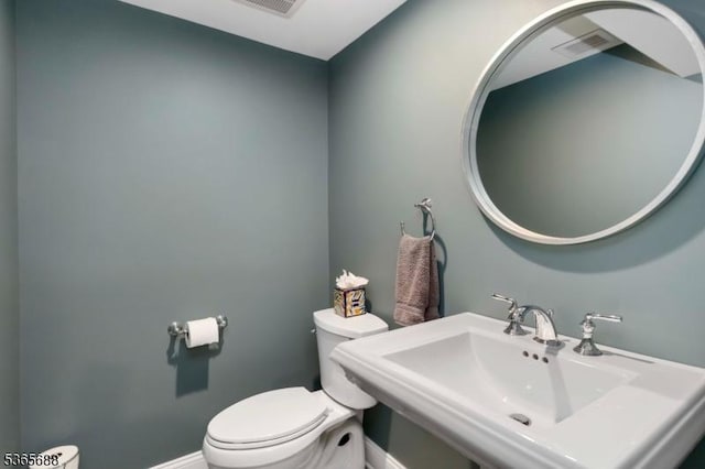 6 Wyckoff Way, Morris Plains Boro, NJ 07950 - half bathroom featuring toilet and baseboards