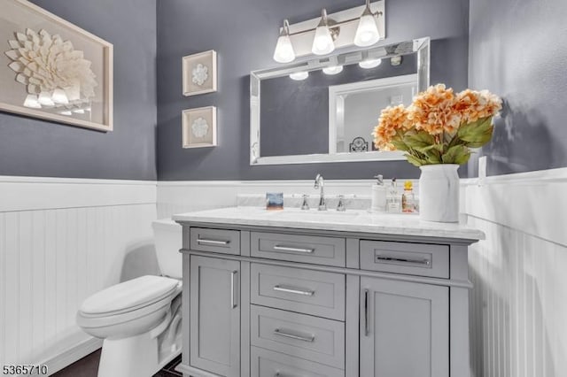 6 White Rd, Raritan Twp, NJ 08822 - bathroom with a wainscoted wall and vanity