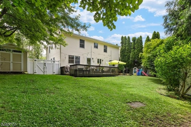 825 Odonnell Ave, Scotch Plains Twp, NJ 07076 - back of property featuring a gate and a playground