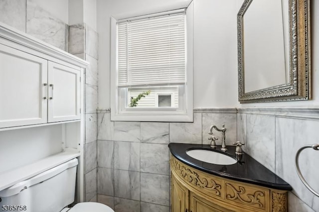 210 Baldwin St, Glen Ridge Boro Twp, NJ 07028 - bathroom featuring toilet and vanity