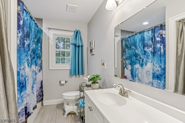 95 Harrison Ave, North Plainfield Boro, NJ 07060 - full bathroom with vanity and curtained shower