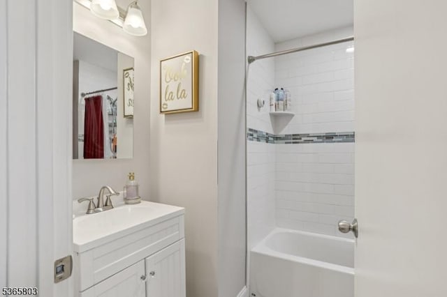 95 Harrison Ave, North Plainfield Boro, NJ 07060 - bathroom featuring vanity and shower / bath combo