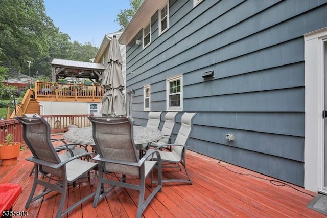 95 Harrison Ave, North Plainfield Boro, NJ 07060 - wooden terrace with outdoor dining area