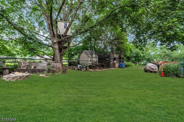 9 Mueller Ln, Franklin Twp, NJ 07882 - view of green lawn