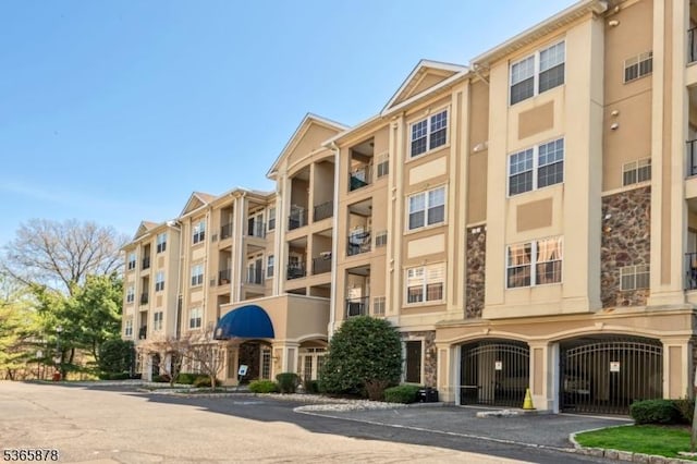 7108 Ravenscroft Rd Unit 7108, Clifton City, NJ 07013 - view of apartment building / complex