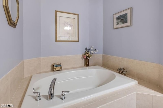 7108 Ravenscroft Rd Unit 7108, Clifton City, NJ 07013 - full bath featuring a garden tub