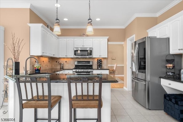 18 Running Brook Cir, Raritan Twp, NJ 08822 - kitchen featuring stainless steel appliances, a peninsula, dark countertops, backsplash, and white cabinets