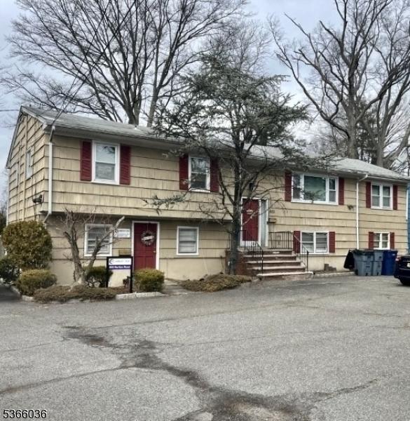 800 Raritan Rd, Clark Twp, NJ 07066 - view of front of home
