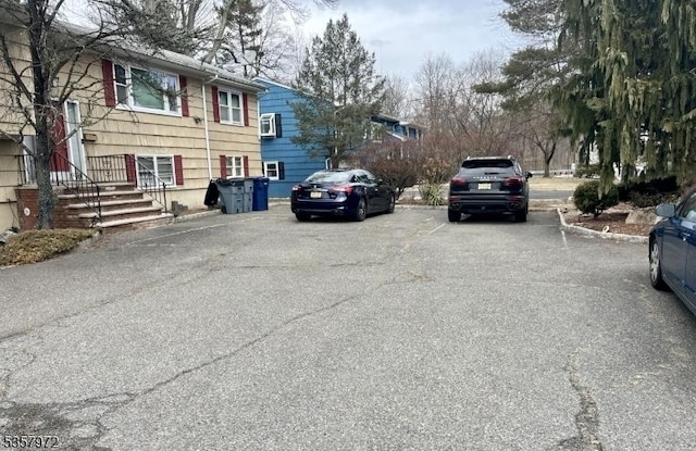 800 Raritan Rd, Clark Twp, NJ 07066 - view of asphalt street