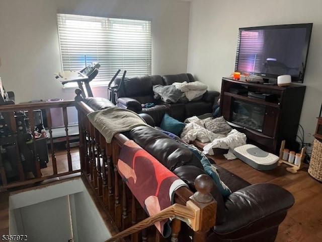 800 Raritan Rd, Clark Twp, NJ 07066 - living room featuring wood finished floors