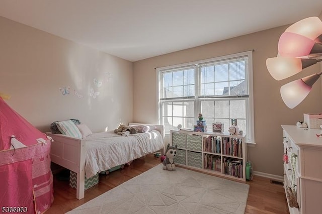 9 Cottage Ct, Berkeley Heights Twp, NJ 07922 - bedroom featuring wood finished floors
