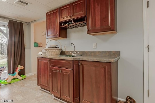 9 Cottage Ct, Berkeley Heights Twp, NJ 07922 - bar featuring a sink and baseboards