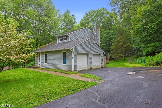 1 Lee Hill Rd, Byram Twp, NJ 07821 - garage with asphalt driveway