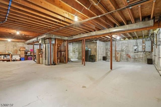 4 Knollwood Ln, Hardyston Twp, NJ 07460 - unfinished basement featuring electric panel and water heater