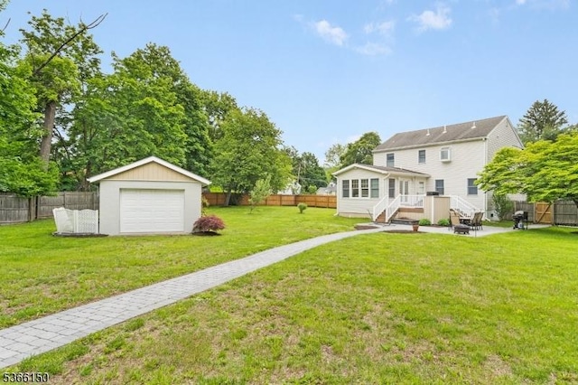 52 E Ave, Washington Twp, NJ 07840 - fenced backyard featuring a detached garage