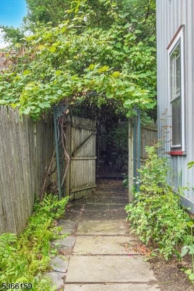 6 Mc Clintock Pl, Parsippany-Troy Hills Twp, NJ 07878 - view of yard