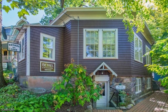 6 Mc Clintock Pl, Parsippany-Troy Hills Twp, NJ 07878 - view of front of house with stone siding