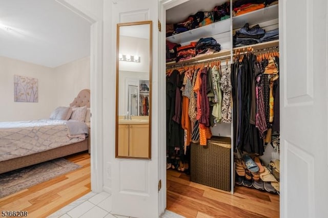 2112 Schindler Ln, Wayne Twp, NJ 07470 - closet featuring a sink