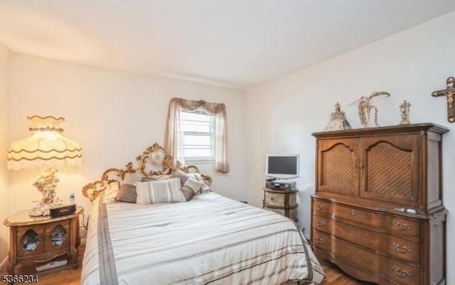 856 Colonial Arms Rd, Union Twp, NJ 07083 - bedroom with wood finished floors