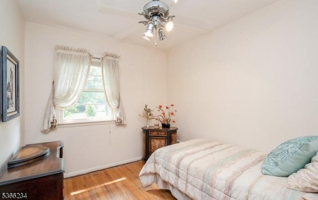 856 Colonial Arms Rd, Union Twp, NJ 07083 - bedroom with wood finished floors and ceiling fan