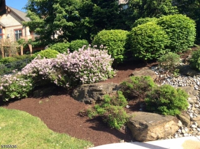 7-11 Maple Cres Unit 11, Vernon Twp, NJ 07462 - view of yard