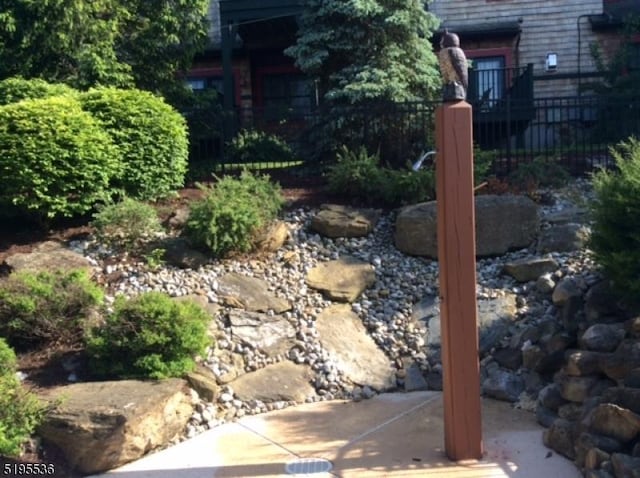 7-11 Maple Cres Unit 11, Vernon Twp, NJ 07462 - view of yard