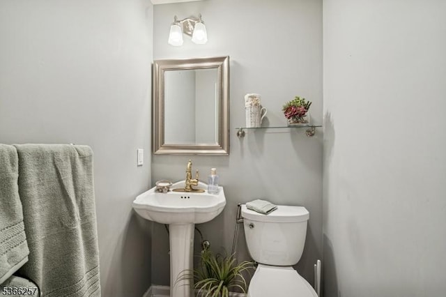 1127 Mountain Ave, Berkeley Heights Twp, NJ 07922 - half bath featuring toilet