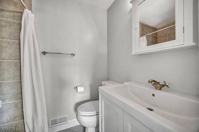 2904 Pinhorn Dr, Bridgewater Twp, NJ 08807 - bathroom with vanity, tiled shower, and tile patterned floors