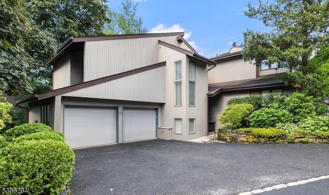 29 Stonegate Dr, Watchung Boro, NJ 07069 - view of front of home with a garage and driveway