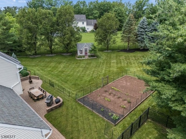 4 Coryell Ct, Raritan Twp, NJ 08822 - fenced backyard featuring an outbuilding