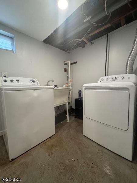 1221 Union St, Linden City, NJ 07036 - laundry room featuring washing machine and dryer