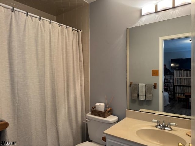 337 Smithwold Rd, Franklin Twp, NJ 08873 - ensuite bathroom featuring vanity and curtained shower
