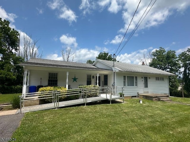 39 Green St, Oxford Twp, NJ 07863 - view of front of house featuring a front lawn