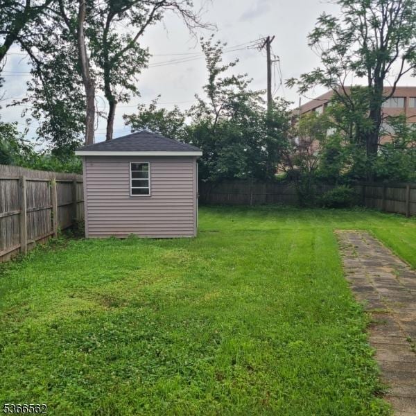 16 Ransome Pl, Plainfield City, NJ 07063 - fenced backyard featuring an outbuilding