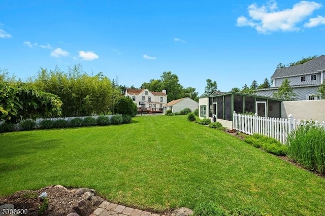 169 Knoll Rd, Parsippany-Troy Hills Twp, NJ 07005 - view of yard with a sunroom