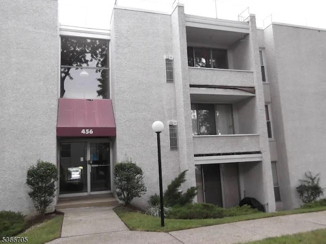 456 River Rd Unit L, Nutley Twp, NJ 07110 - view of building exterior