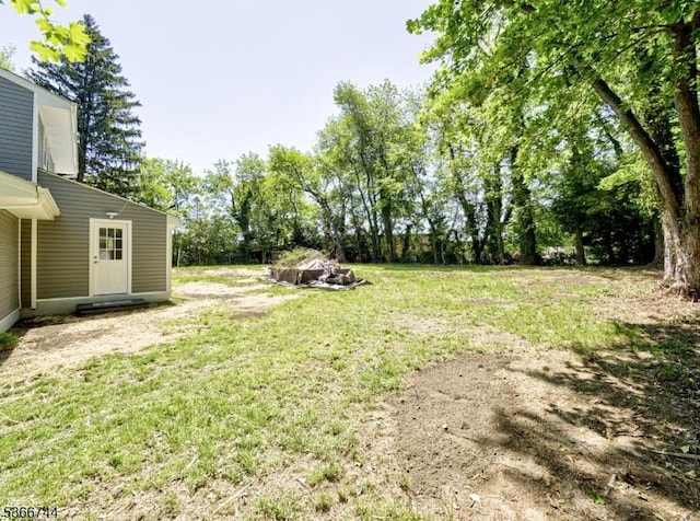 44 Sullivan Way E, Brunswick Twp, NJ 08816 - view of yard