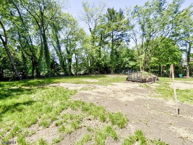 44 Sullivan Way E, Brunswick Twp, NJ 08816 - view of yard
