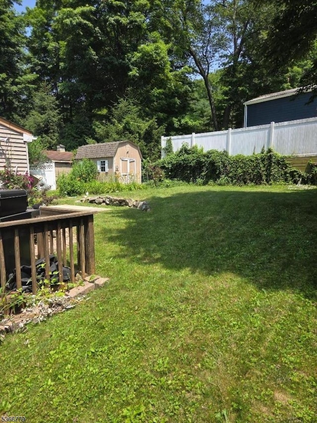 25 Alabama Ave, Jefferson Twp, NJ 07849 - view of yard featuring a storage unit