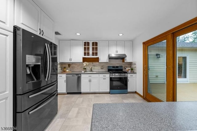 11 Hillcrest Blvd, Warren Twp, NJ 07059 - kitchen featuring stainless steel appliances, under cabinet range hood, decorative backsplash, recessed lighting, and white cabinets