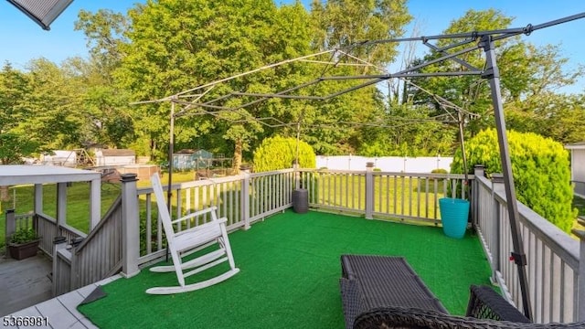 32 Washington Ave, Edgewater Park Twp, NJ 08010 - fenced yard with view of wooded area