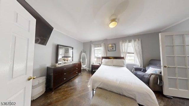 979 Lorraine Ave, Union Twp, NJ 07083 - bedroom with dark wood-type flooring, ornamental molding, and vaulted ceiling