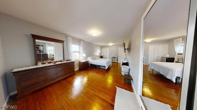 979 Lorraine Ave, Union Twp, NJ 07083 - bedroom with wood finished floors and baseboards