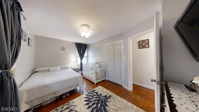 979 Lorraine Ave, Union Twp, NJ 07083 - bedroom featuring wood finished floors and baseboards