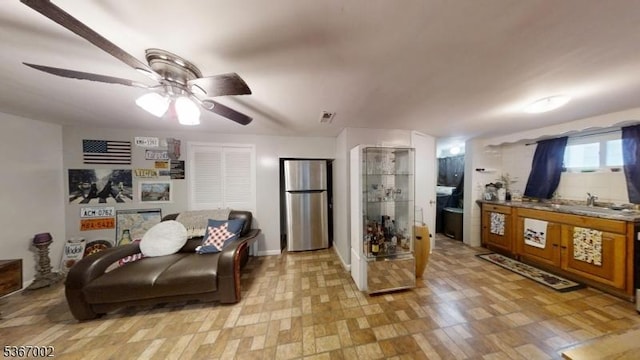 979 Lorraine Ave, Union Twp, NJ 07083 - living area with a ceiling fan and light flooring