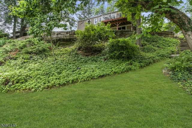 32 Mountain Heights Dr, Byram Twp, NJ 07871 - view of grassy yard with a deck
